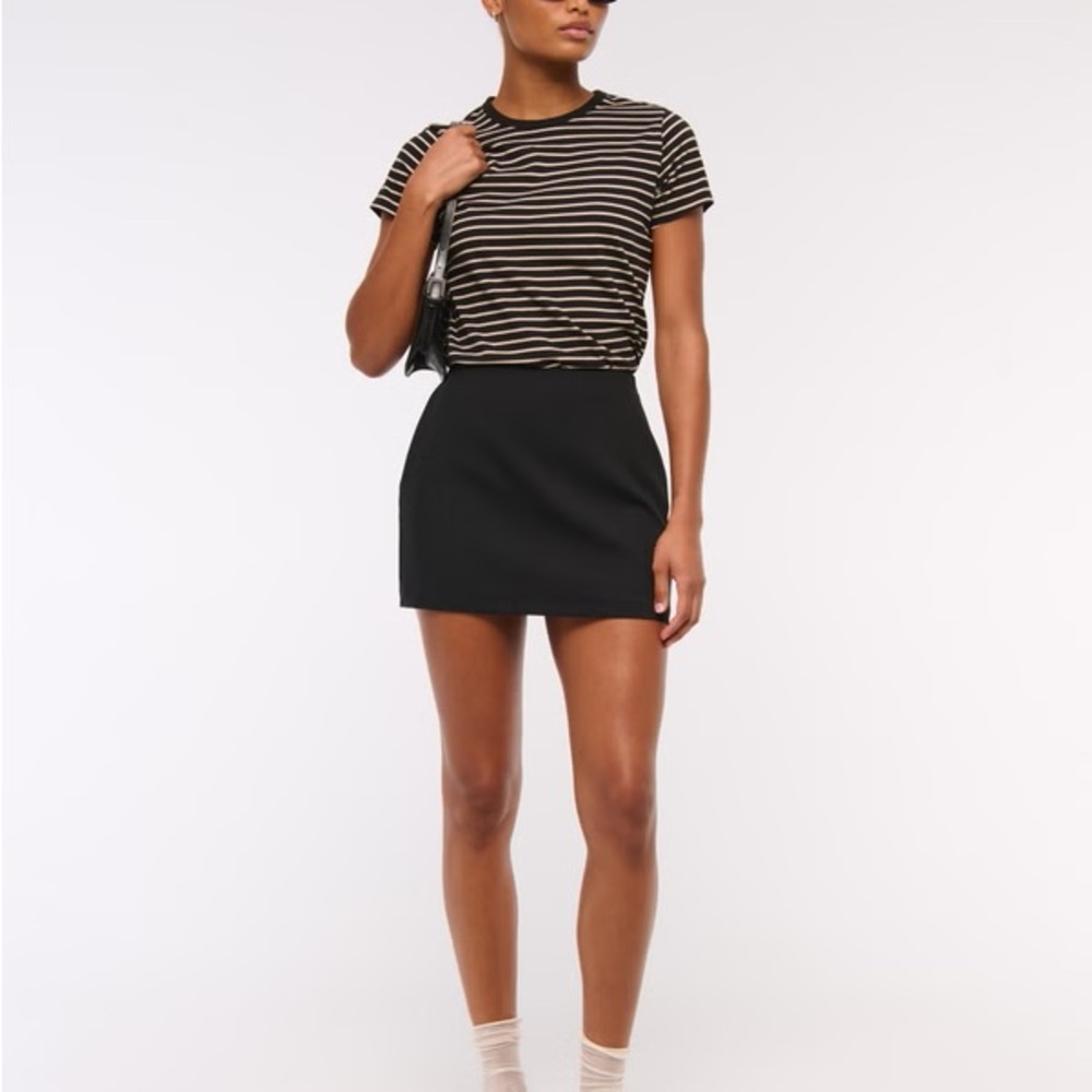 Abercrombie Scarlett Mini Skort Black XXS